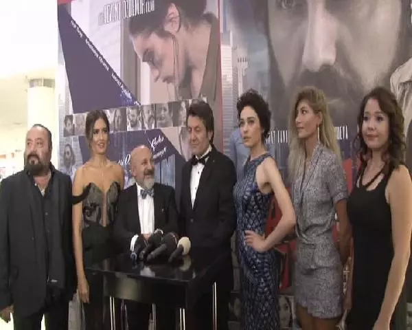 Rus'un Oyunu' Filminin Galası Akmerkez'de Yapıldı Rus'un Oyunu' Filminin Galası Akmerkez'de Yapıldı