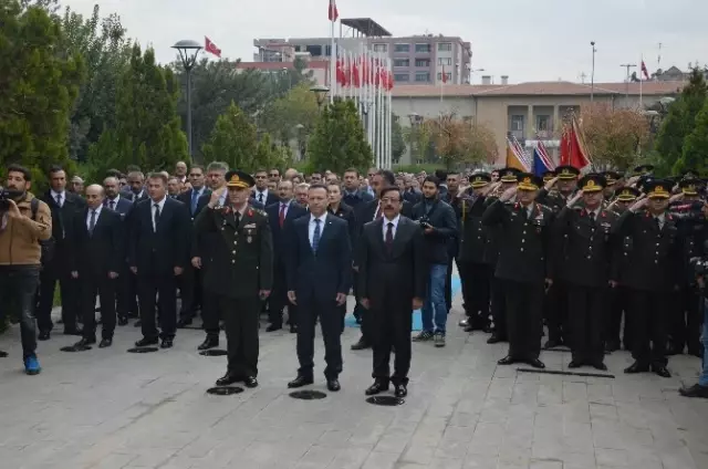 Atatürk, Doğu ve Güneydoğu'da Saygıyla Anıldı