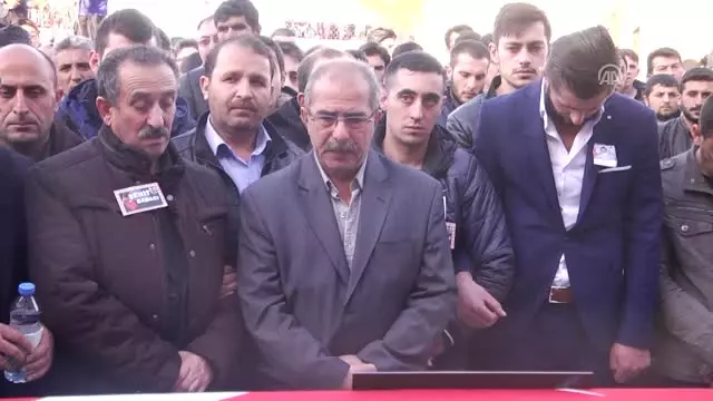 Şehit Deniz Piyade Sözleşmeli Er Nurullah Çakır Son Yolculuğuna Uğurlandı Şehit Deniz Piyade Sözleşmeli Er Nurullah Çakır Son Yolculuğuna Uğurlandı