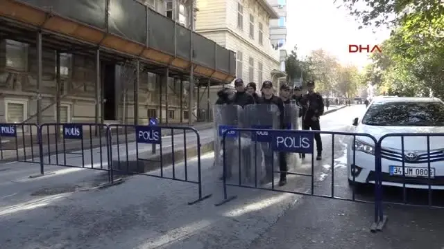 Alman Konsoloslugu Onundeki Eyleme Yogun Polis Onlemi Haberler
