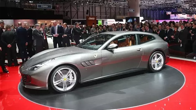 Ferrari Gtc4lusso Turkiye De Ekonomi