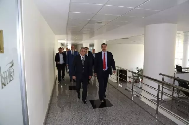 Güvenç: 'Türkiye Gerçek Gündemi Elinden Bırakmıyor' Güvenç: 'Türkiye Gerçek Gündemi Elinden Bırakmıyor'