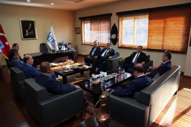 Güvenç: 'Türkiye Gerçek Gündemi Elinden Bırakmıyor' Güvenç: 'Türkiye Gerçek Gündemi Elinden Bırakmıyor'