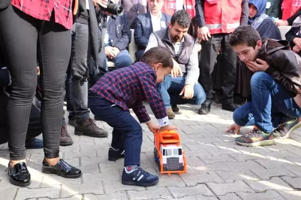 Bakan Soylu, Kaymakamın Cenazesinde Söz Verdi: Terörü Öyle Bitireceğiz Ki Kimse Bir Daha Ağzına PKK...