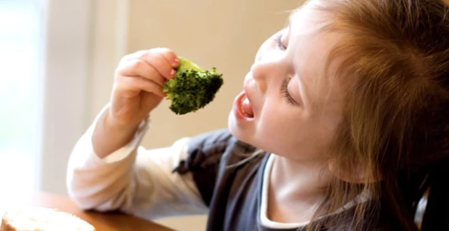 Çocuklar Hangi Yaşta Ne Kadar Yemek Yemeli? Haberler