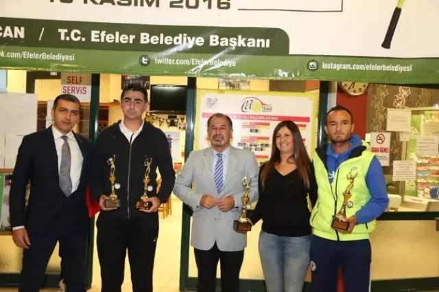 Cumhuriyet Kupası Tenis Turnuvası Ödül Töreni Yapıldı
