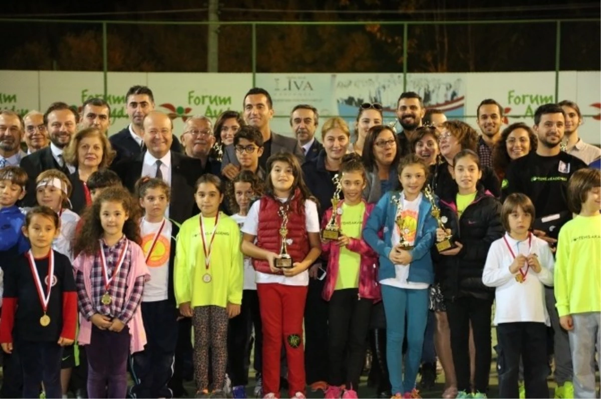 Cumhuriyet Kupası Tenis Turnuvası Ödül Töreni Yapıldı