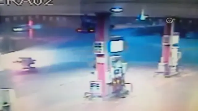 Öğrenci Servisi Ile Tır Çarpıştı: 18 Yaralı