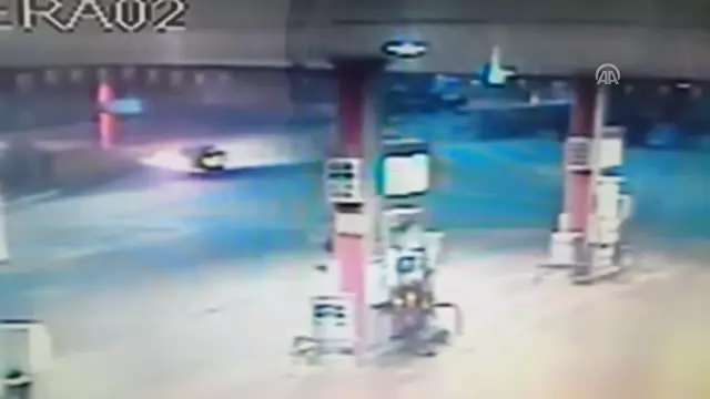 Öğrenci Servisi Ile Tır Çarpıştı: 18 Yaralı