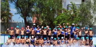 Öğrencilere 'Yüzen Okullar Projesi' ile Yüzme Öğretiliyor