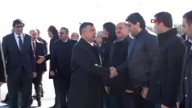 Bakan Yılmaz: Öğretmen Eğitimin Temel Unsudurur Bakan Yılmaz: Öğretmen Eğitimin Temel Unsudurur