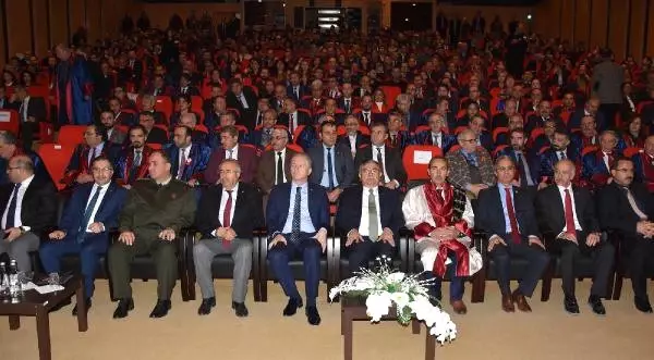 Bakan Yılmaz: Öğretmen Eğitimin Temel Unsudurur Bakan Yılmaz: Öğretmen Eğitimin Temel Unsudurur
