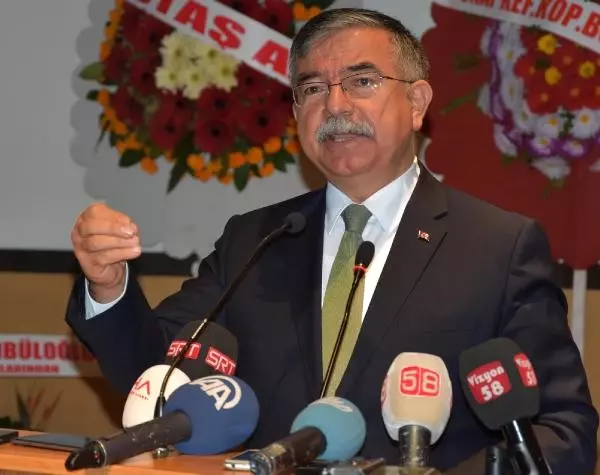 Bakan Yılmaz: Öğretmen Eğitimin Temel Unsudurur Bakan Yılmaz: Öğretmen Eğitimin Temel Unsudurur