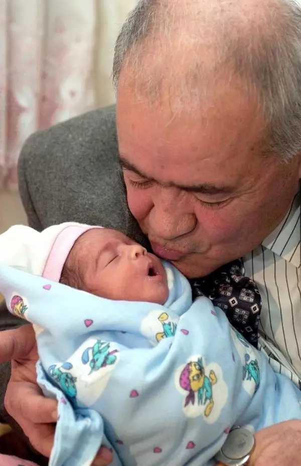 İleri Yaştaki Çiftin Tüp Bebek İkizleri 11 Yaşında Haberler