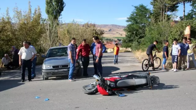 Şarkışla'da Trafik Kazası: 1 Yaralı Şarkışla'da Trafik Kazası: 1 Yaralı