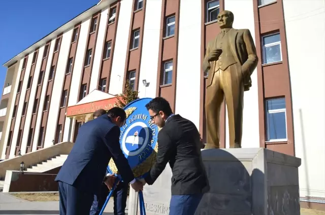 24 Kasım Öğretmenler Günü 24 Kasım Öğretmenler Günü