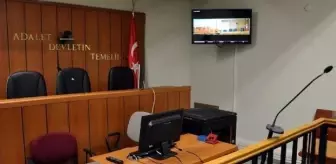 Necmiye Alpay: Necmiye Alpay 5 Yıla Kadar Hapsinin İstendiği Davada Hakim Karşısına Çıktı Necmiye Alpay: Necmiye Alpay 5 Yıla Kadar Hapsinin İstendiği Davada Hakim Karşısına Çıktı