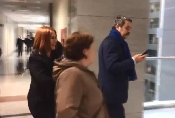 Oyuncu Jülide Kural 'Terör Örgütü Propagandası'Ndan Hakim Karşısına Çıktı Oyuncu Jülide Kural 'Terör Örgütü Propagandası'Ndan Hakim Karşısına Çıktı