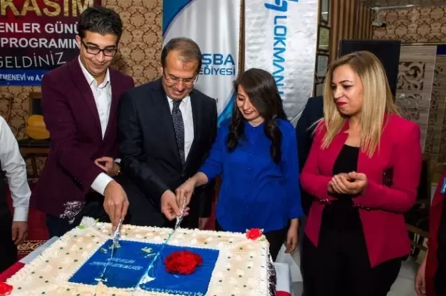 Van'da 24 Kasım Öğretmenler Günü Etkinliği Van'da 24 Kasım Öğretmenler Günü Etkinliği