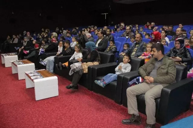 Çocuklara Çevre Bilinci Tiyatro ile Aşılandı Çocuklara Çevre Bilinci Tiyatro ile Aşılandı