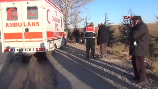 Eskişehir'de Yolcu Otobüsü Kamyonla Çarpıştı: 13 Yaralı