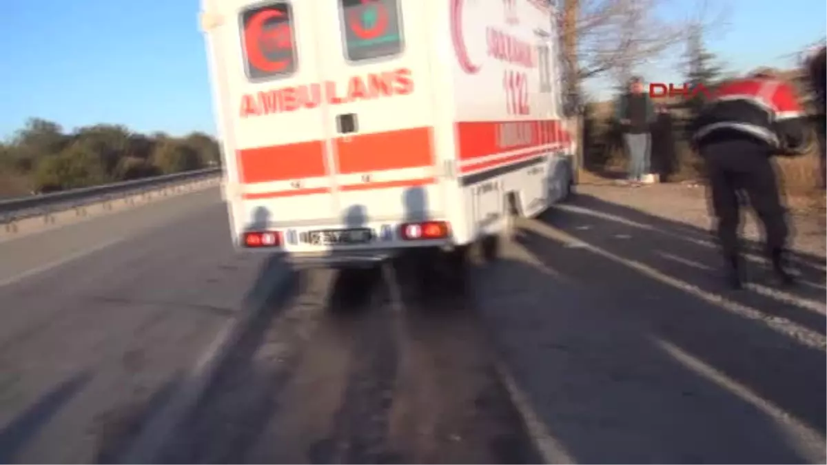 Eskişehir'de Yolcu Otobüsü Kamyonla Çarpıştı: 13 Yaralı