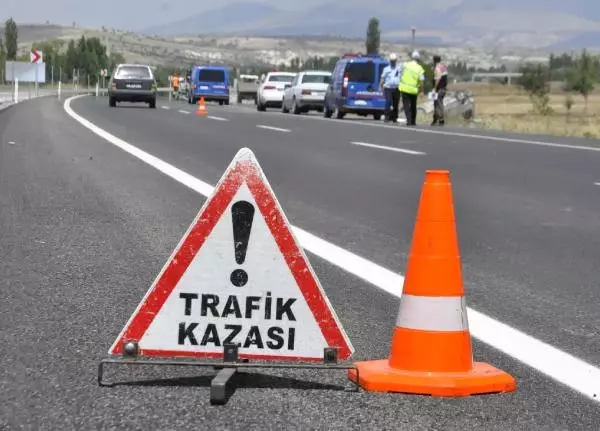 Uşak'ta Trafik Kazası : 1 Ölü, 3 Yaralı - Konya