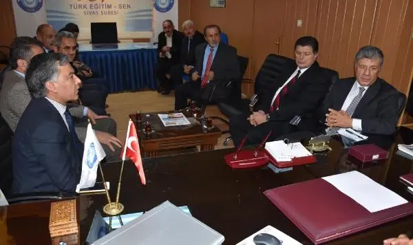 CHP'li Balbay: Biz Ülkenin İyiye Gitmesi İçin Eleştiriyoruz CHP'li Balbay: Biz Ülkenin İyiye Gitmesi İçin Eleştiriyoruz