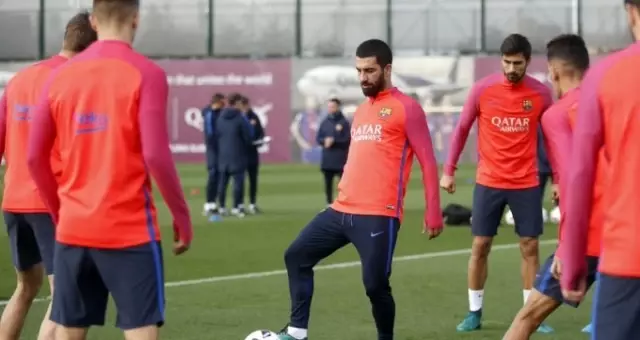 Hastalıktan Kurtulan Arda Turan, İdmanlara Çıkmaya Başladı Hastalıktan Kurtulan Arda Turan, İdmanlara Çıkmaya Başladı