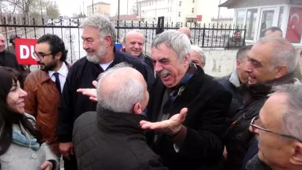 Sarp Kuray, Cezaevinden Tahliye Oldu Sarp Kuray, Cezaevinden Tahliye Oldu