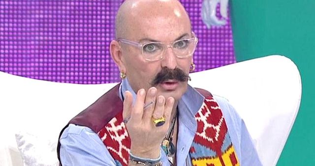 Ünlü Modacı Cemil İpekçi "Sosis Gibi Dolanan" Kadınlara