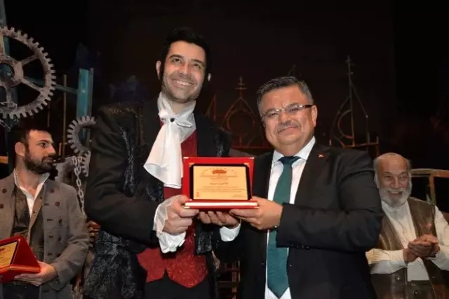 11. Uluslararası Bilecik Tiyatro Festivali Sürüyor 11. Uluslararası Bilecik Tiyatro Festivali Sürüyor