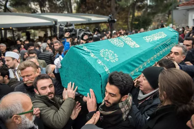 Erdal Tosun,babası ve Kardeşi ile Aynı Mezara Gömüldü Erdal Tosun,babası ve Kardeşi ile Aynı Mezara Gömüldü