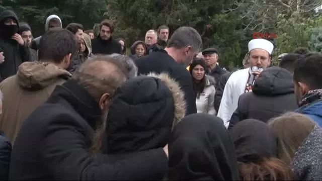 Erdal Tosun, Babası ve Kardeşiyle Aynı Mezara Gömüldü Erdal Tosun, Babası ve Kardeşiyle Aynı Mezara Gömüldü