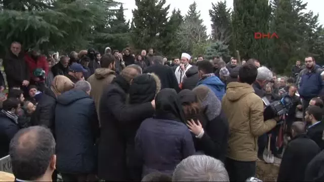 Erdal Tosun, Babası ve Kardeşiyle Aynı Mezara Gömüldü Erdal Tosun, Babası ve Kardeşiyle Aynı Mezara Gömüldü