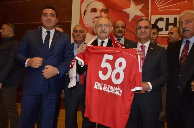 Kılıçdaroğlu: 'Türkiye'de Yurt Sorununu Çözeceğiz' Kılıçdaroğlu: 'Türkiye'de Yurt Sorununu Çözeceğiz'