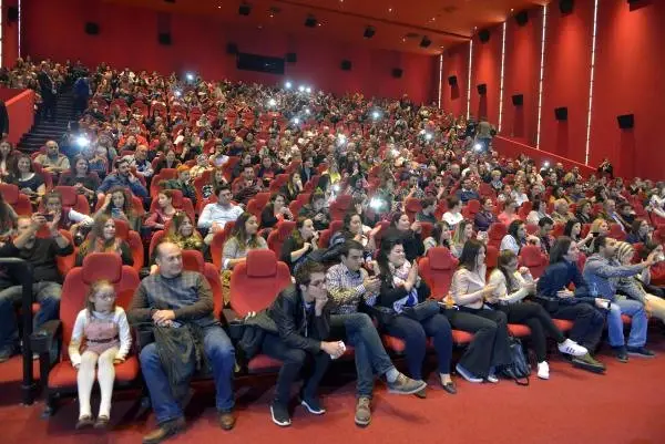 Görümce' Başrol Oyuncularıyla İzmir'de