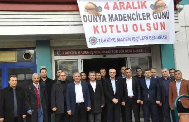 Soma'da 4 Aralık Dünya Madenciler Günü Buruk Kutlandı