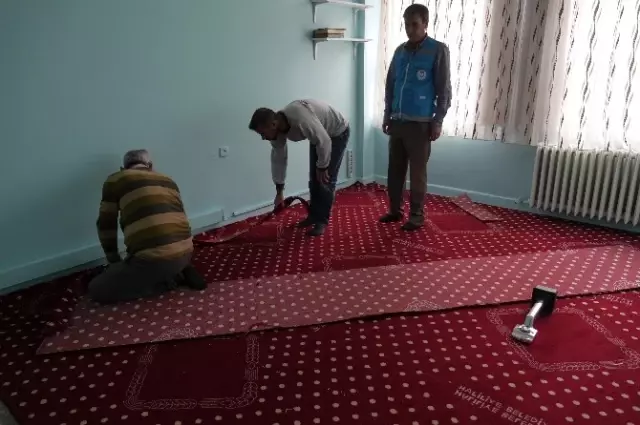 Haliliye Belediyesi Okulları Halı ile Donattı