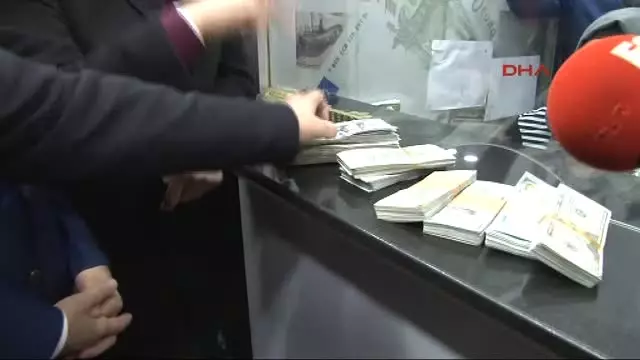Samsunlular Aynı Anda 1 Milyon Doları Bozdurdu