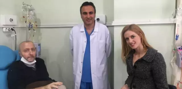 Sanatçı Elles'ten Onkoloji Hastalarına Moral Ziyareti Sanatçı Elles'ten Onkoloji Hastalarına Moral Ziyareti