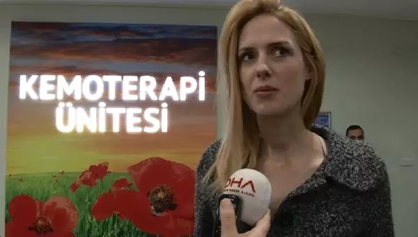 Ünlü Oyuncu Wilma Elles'ten Kanser Hastalarına Moral Ziyareti Ünlü Oyuncu Wilma Elles'ten Kanser Hastalarına Moral Ziyareti