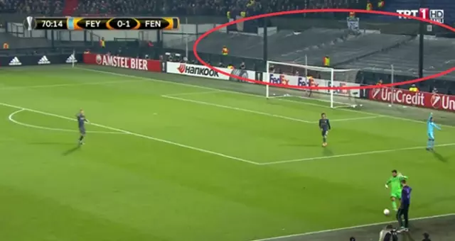 Feyenoord, Yabancı Madde Atılmaması İçin Ön Tribünlere ...