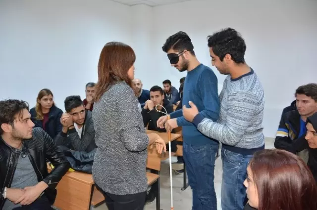 Kumluca Myo Öğrencilerine 'Engelli Yaşam' Semineri Kumluca Myo Öğrencilerine 'Engelli Yaşam' Semineri