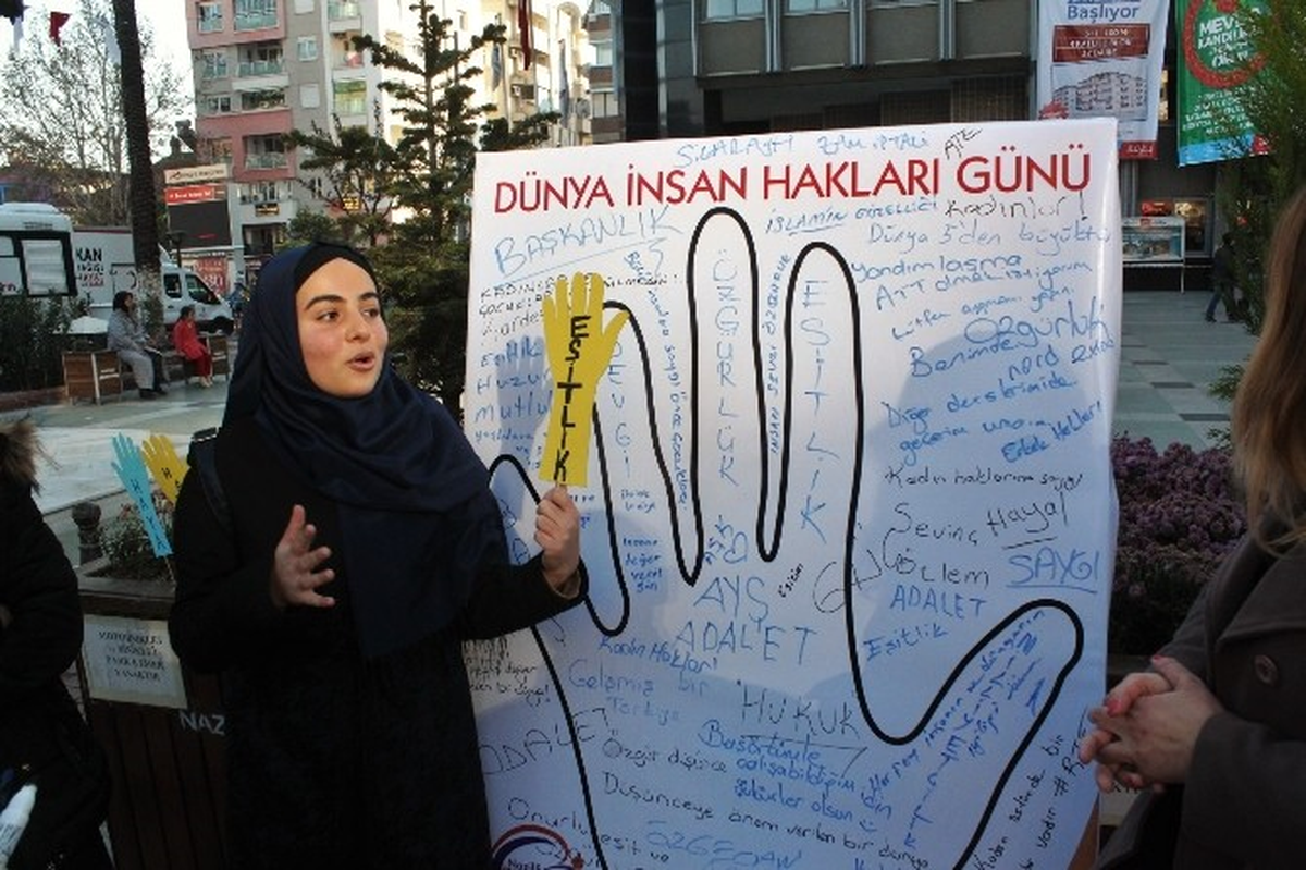 Ak Partili Gençler'den İnsan Hakları Günü'nde Farklı Etkinlik