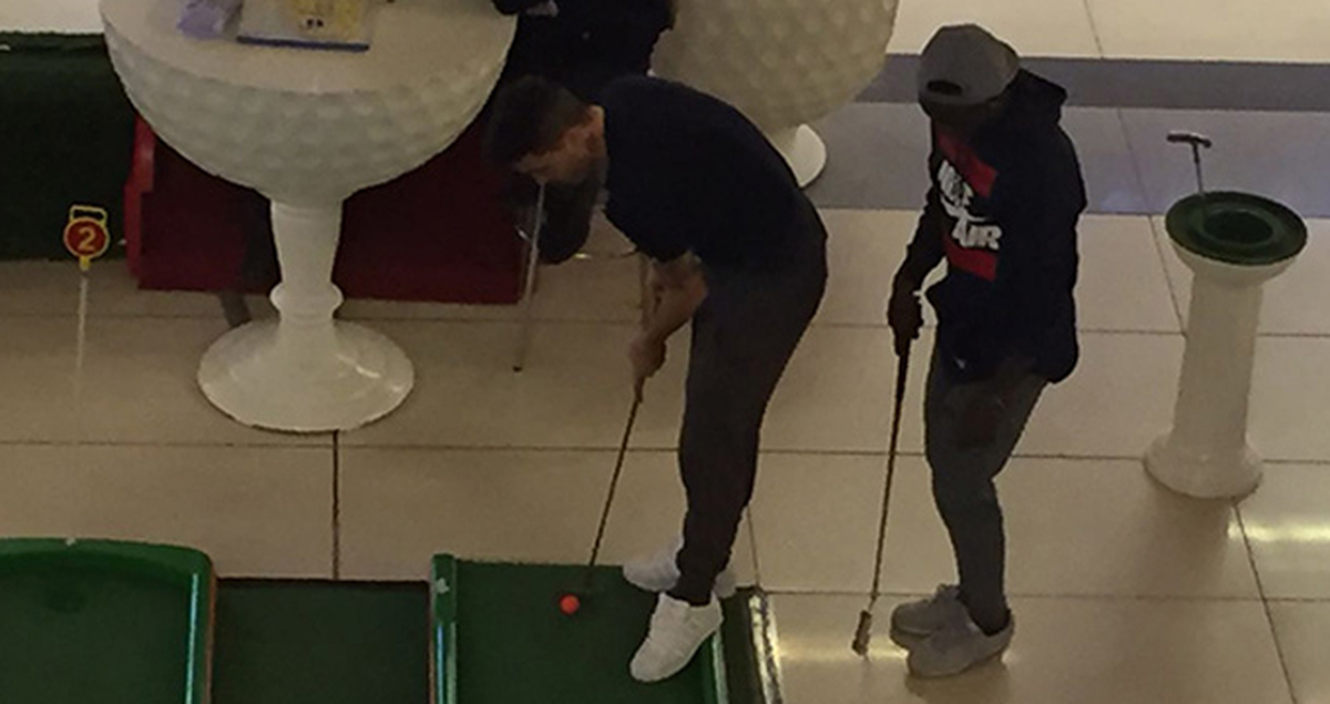 Bruma ve Josue, AVM'de Golf Oynarken Görüntülendi