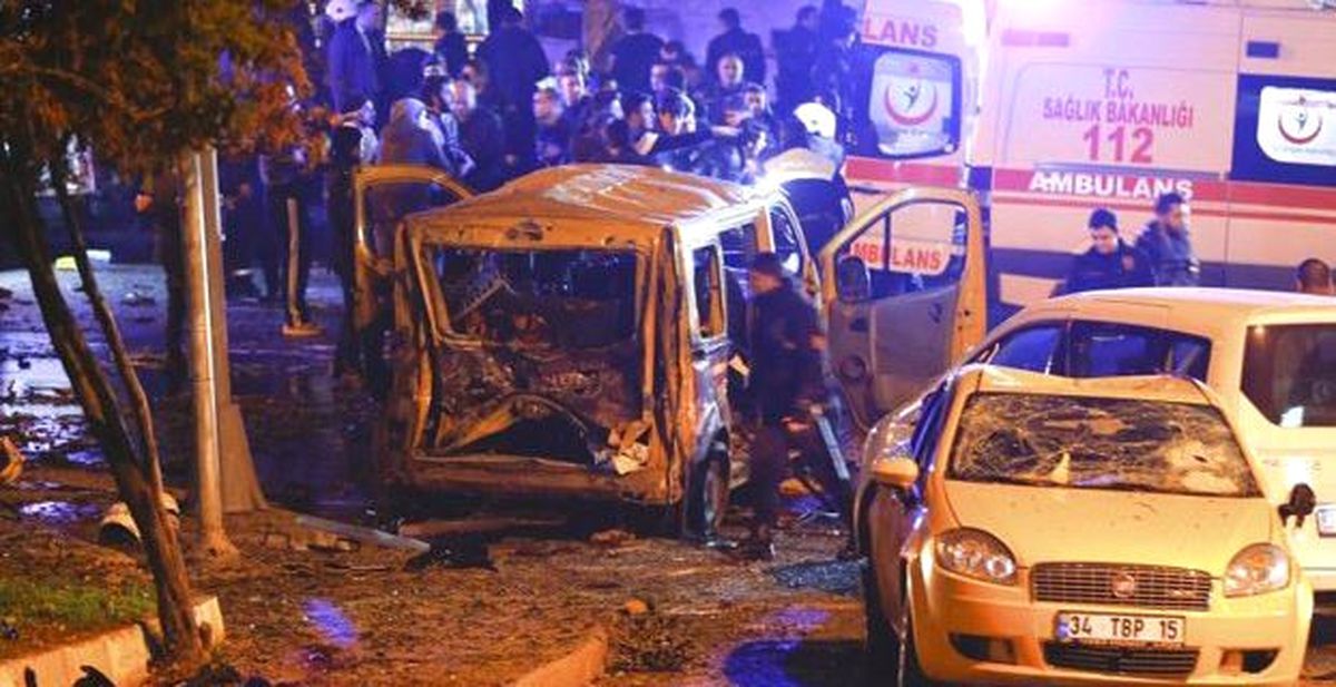 İstanbul Beşiktaş'taki Hain Saldırıda Sarı Minibüs Detayı