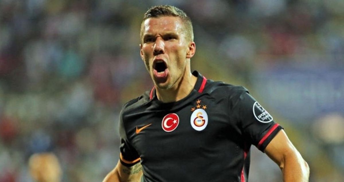 2 Asist Yaptıktan Sonra Oyundan Alınan Podolski, Hocasına Sitem Etti