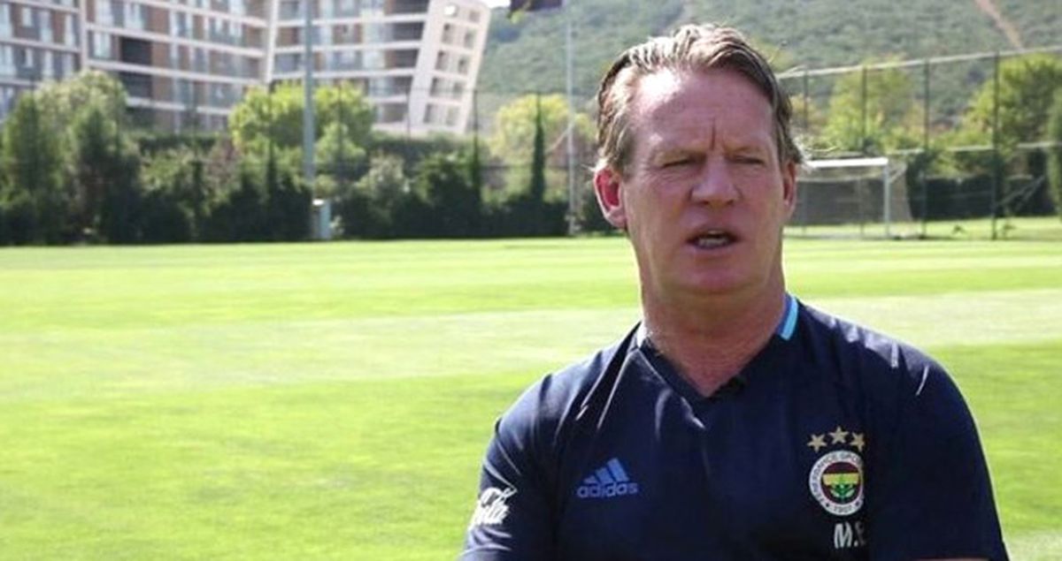 Advocaat'ın Yardımcısı: Hocama Sözleşme Önermek Tesadüf Değil