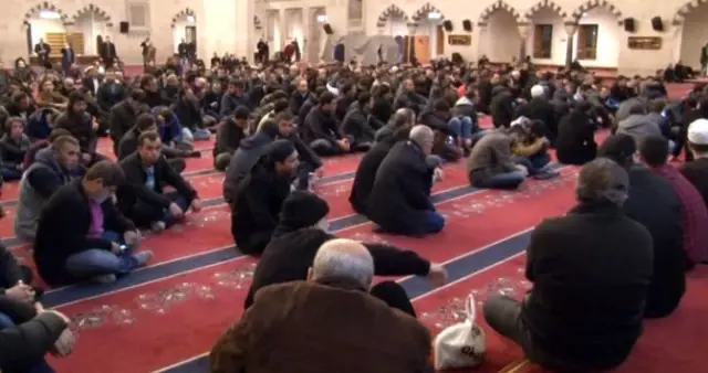Ankara'da Mevlit Kandili Coşkusu Ankara'da Mevlit Kandili Coşkusu